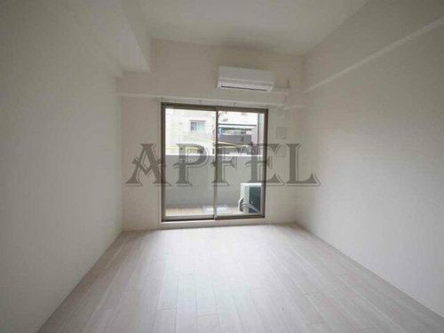 エスリード大阪梅田リュクスの居間