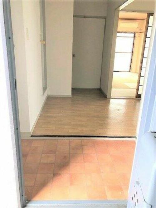 サンハイツ喜志205の玄関