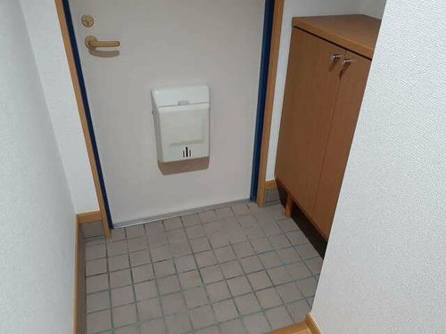 大阪府富田林市中野町1丁目(アパート)の賃貸物件の玄関