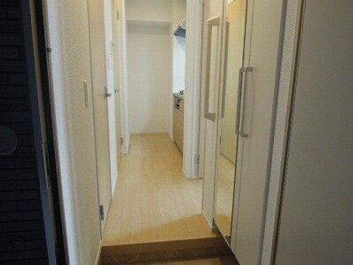 フレグランス中央の玄関