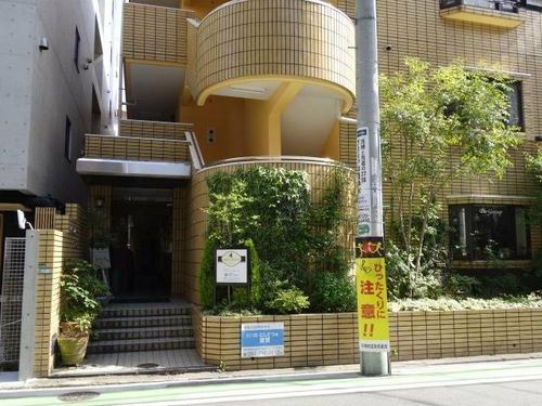 福岡県福岡市中央区輝国1丁目(マンション)の賃貸物件の玄関