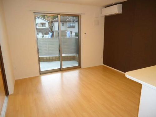 ピリカ青山の居間