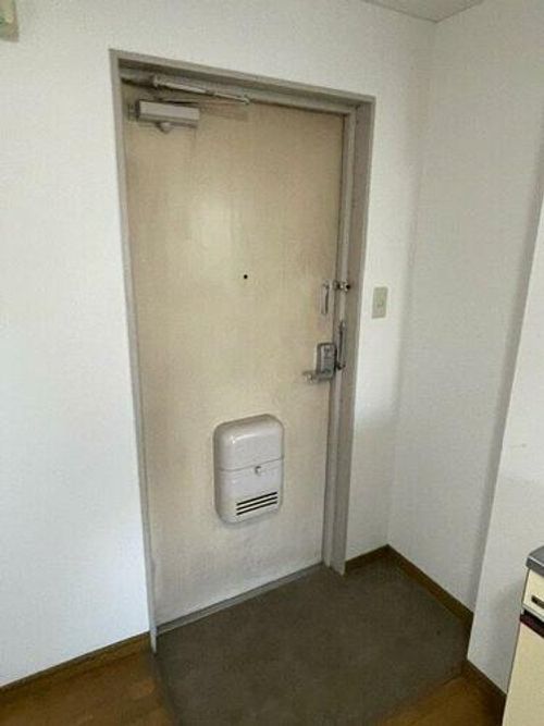 メビウス京橋南レジデンスの玄関