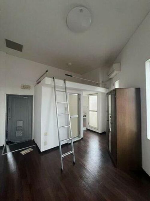 アスカ藤の居間