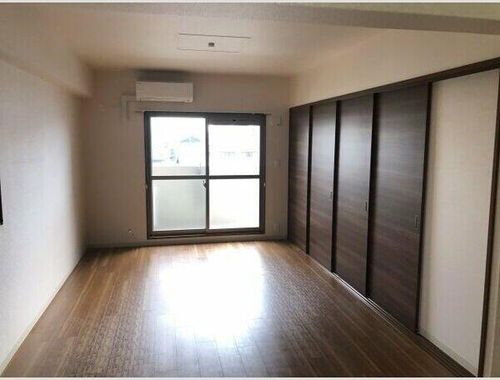 ラポール新安城の居間