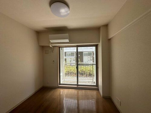 ソシオ豊田小坂本町214の居間