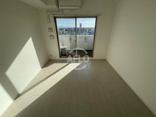 アドバンス大阪ルーチェの居間