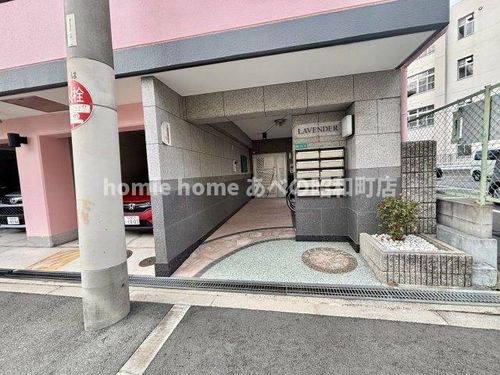 コーポラベンダーの玄関