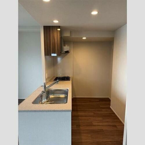 レーベン長岡天神CRESISTのキッチン