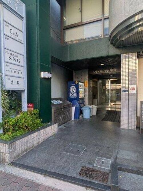 シティガーデン中寺の玄関