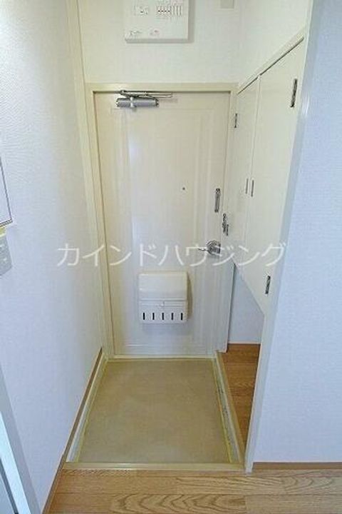 佐野湊団地1号棟の玄関