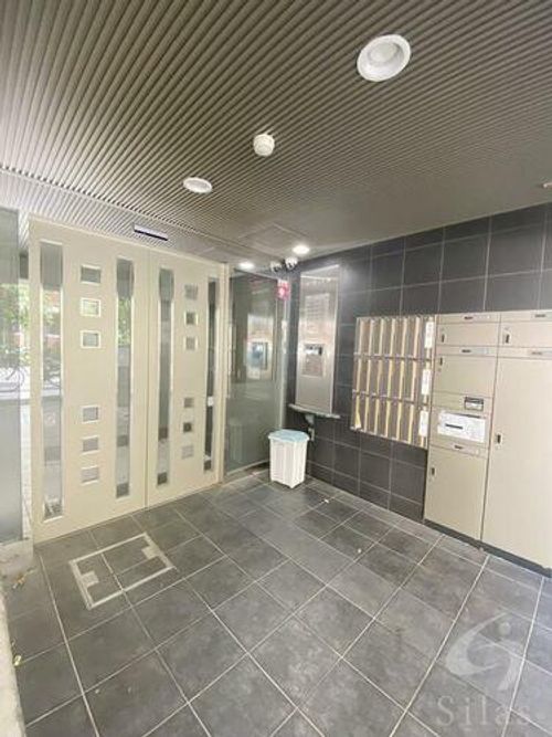 ボンボニエールの玄関