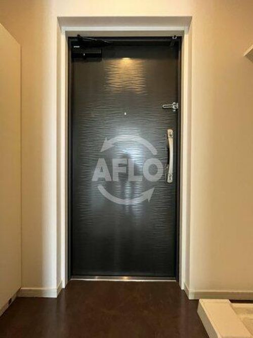 レジディア新大阪の玄関