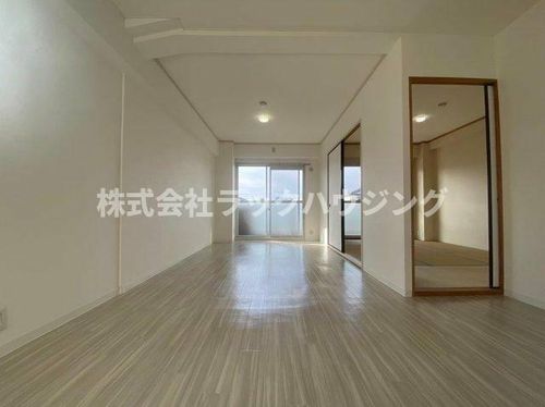 大阪府寝屋川市池田旭町(マンション)の賃貸物件の居間