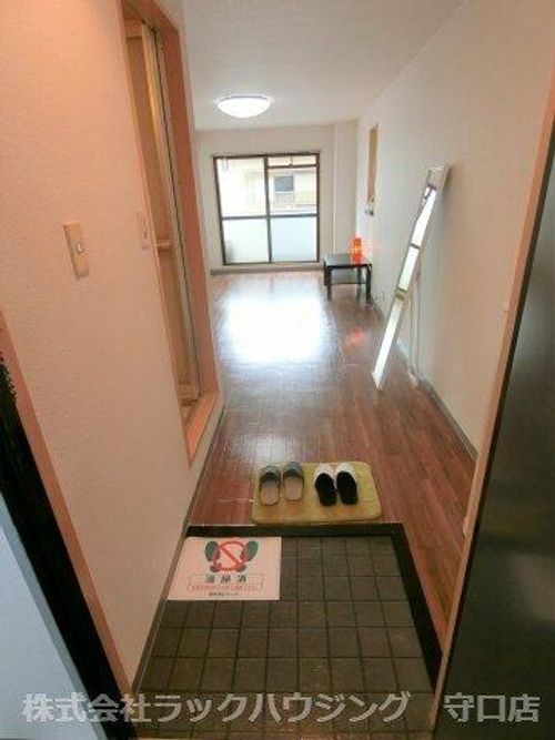 フォルム太子橋の玄関