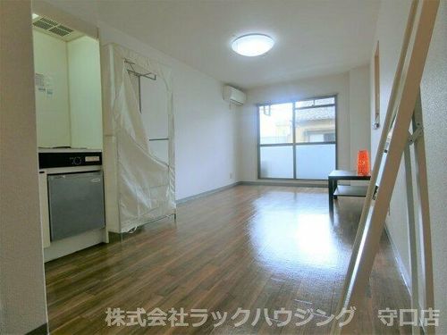 フォルム太子橋の居間