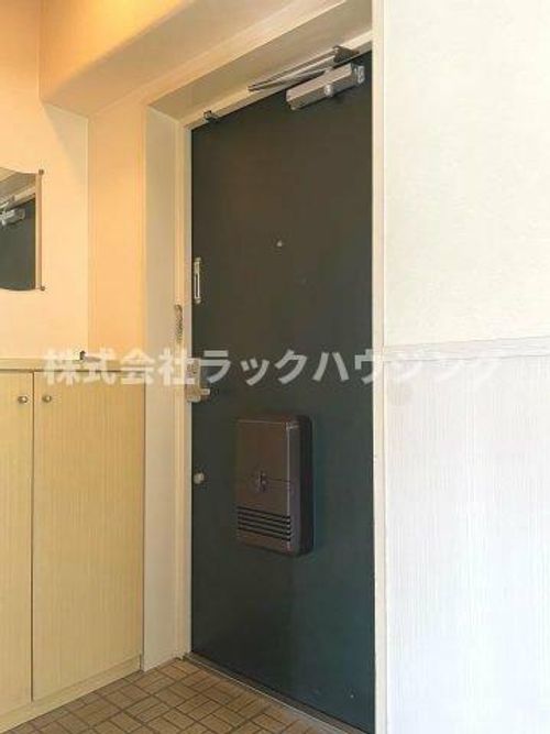 東洋プラザしろきたの玄関