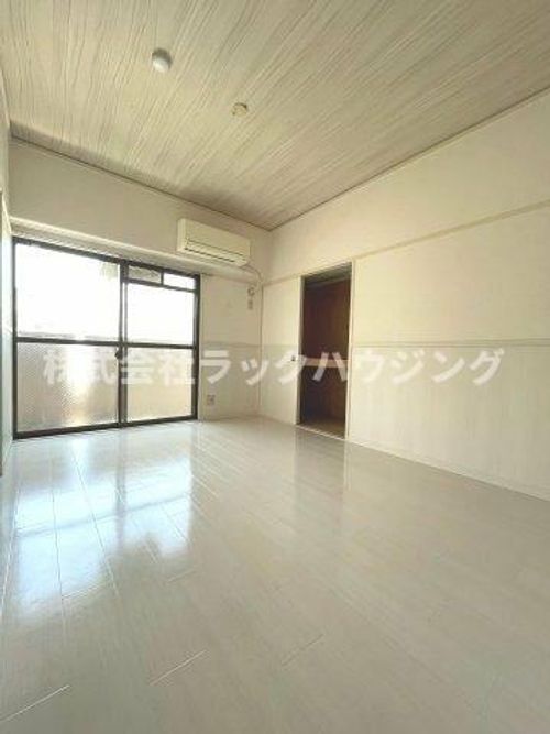 東洋プラザしろきたの内装