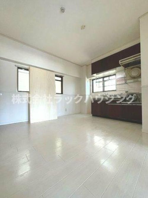 東洋プラザしろきたの居間