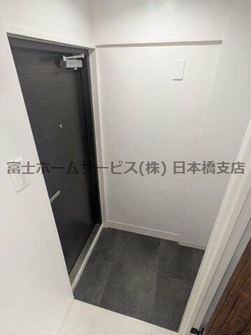 高津マンションの玄関