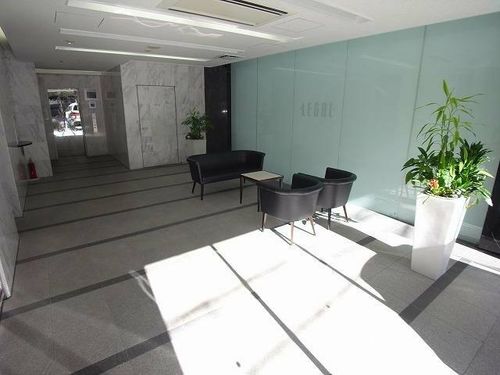 リーガル北堀江1303の玄関