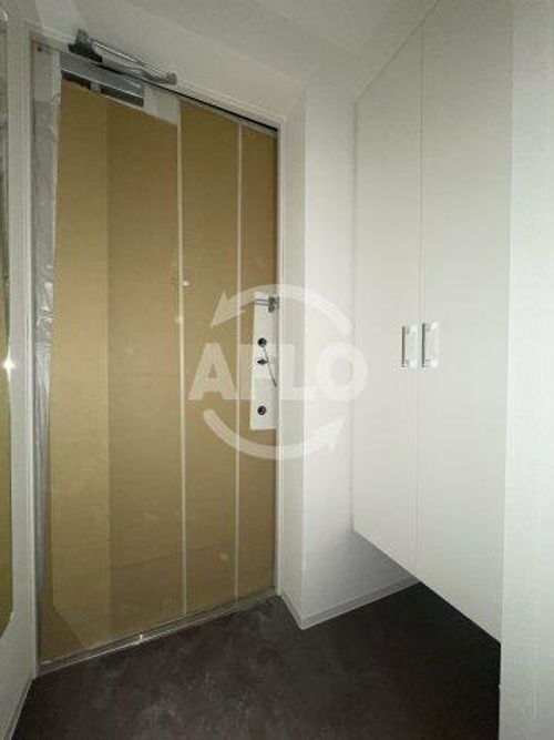 セレニテ難波ミラク弐番館の玄関