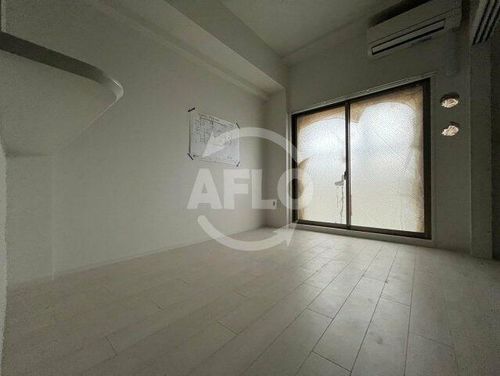 セレニテ難波ミラク弐番館の居間