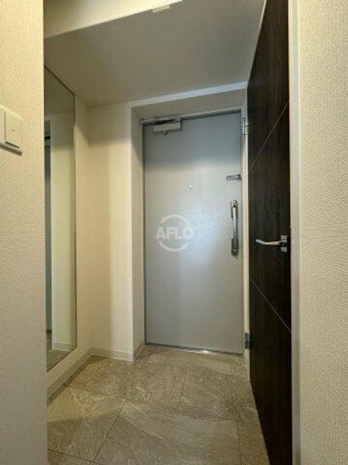 リヴェント難波サウスの玄関