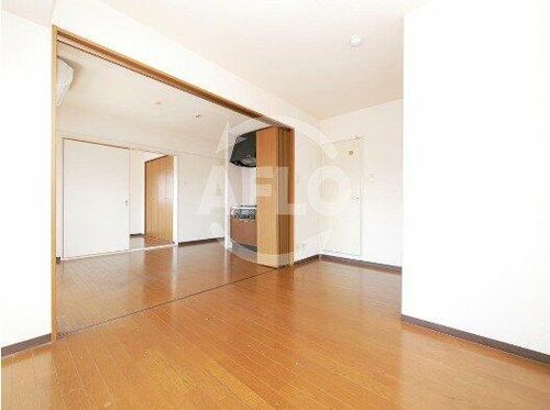 ウイングコート桜通りの居間