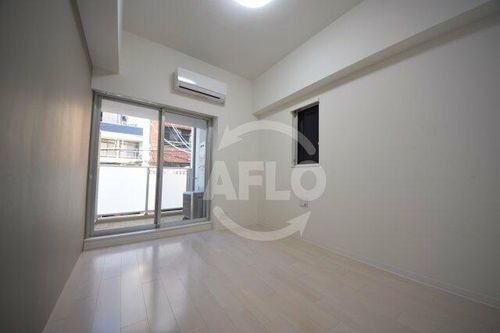 ルーチェ南森町の居間