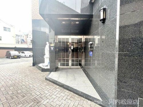 サンローゼ松原の玄関