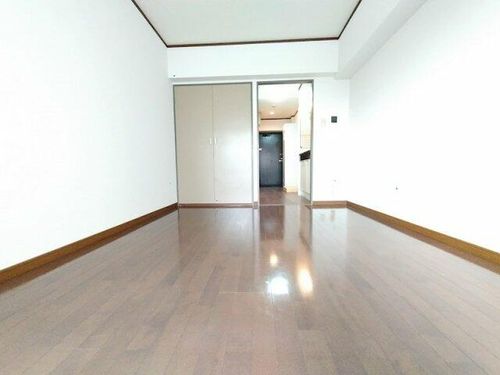 岩保ビル駅南の居間