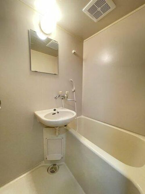 岩保ビル駅南の風呂