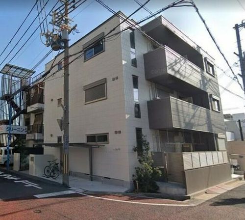 トロア・レブローニュの外観