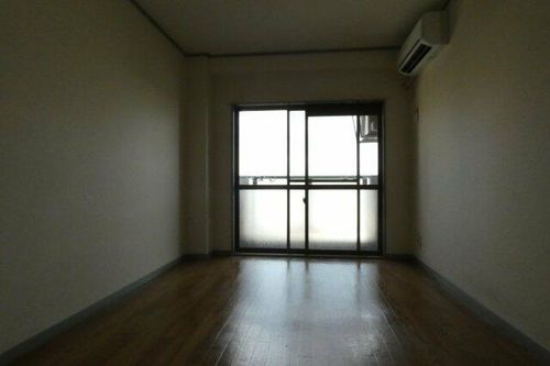 グランメール苅田の居間