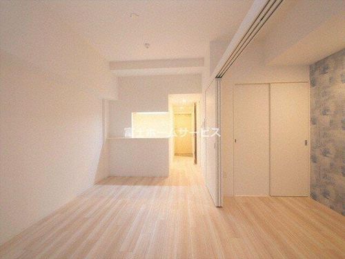 セレニテ桜川駅前プリエの居間