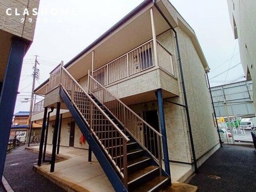 TIERRA EAST102の玄関