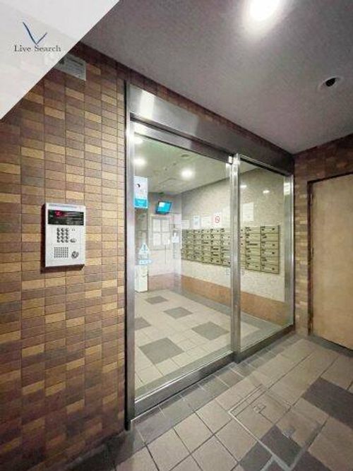 エンクレスト西公園の玄関