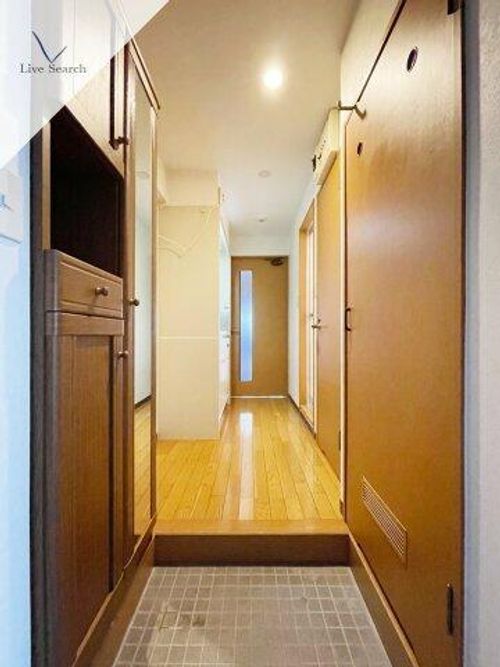 エンクレスト西公園の玄関