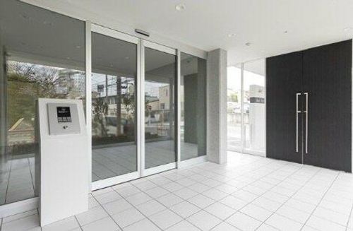 Jouir Isshaの玄関