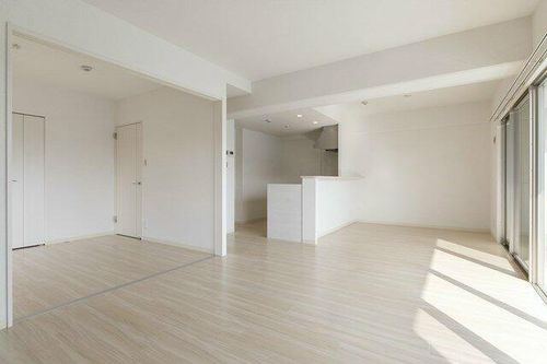 Jouir Isshaの居間