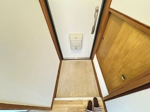 狭山遊園ハイツの玄関