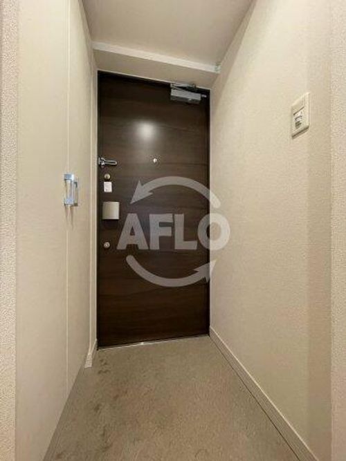 プレサンス京町堀ノースの玄関