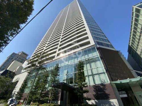 大阪ひびきの街ザ・サンクタスタワーの外観