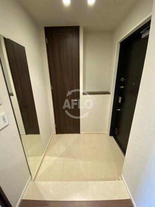 大阪ひびきの街ザ・サンクタスタワーの玄関