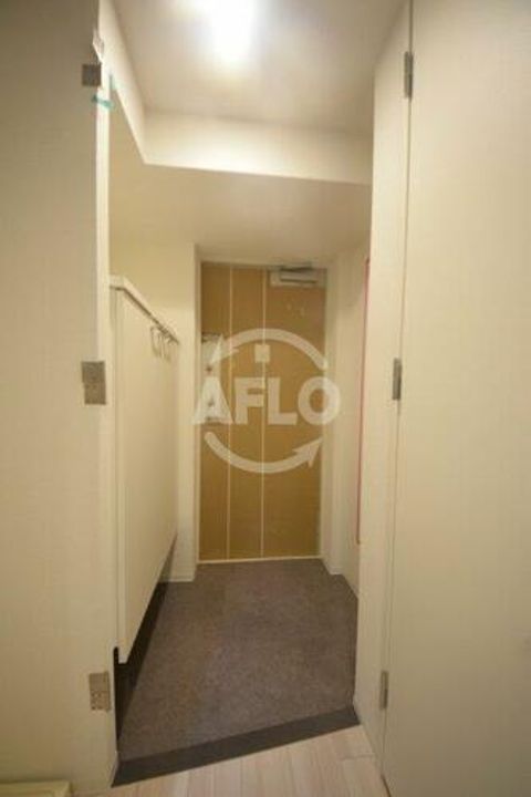 セレニテ本町東リアンの玄関