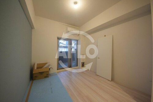 セレニテ本町東リアンの居間