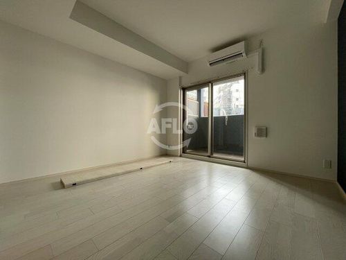 LIVIAZ NAMBA KRASSの居間