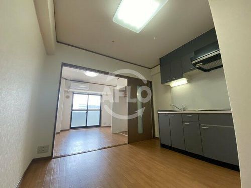 ノルデンタワー天神橋の居間