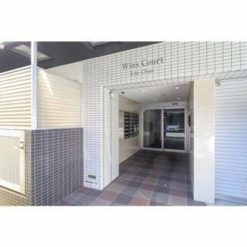 ウインズコート城東中央の玄関